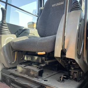 Excavatrice sur pneus Hyundai 6 tonnes avec godet de 0,25 m et moteur de 44,3 kW - Product Image 5