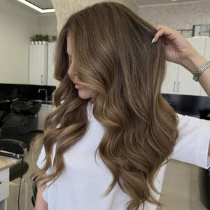 Perruque en cheveux humains vierges bruts russes européens de qualité supérieure 12A, avec dentelle HD, cuticules alignées, ondulée, avec mèches brunes - Product Image 1