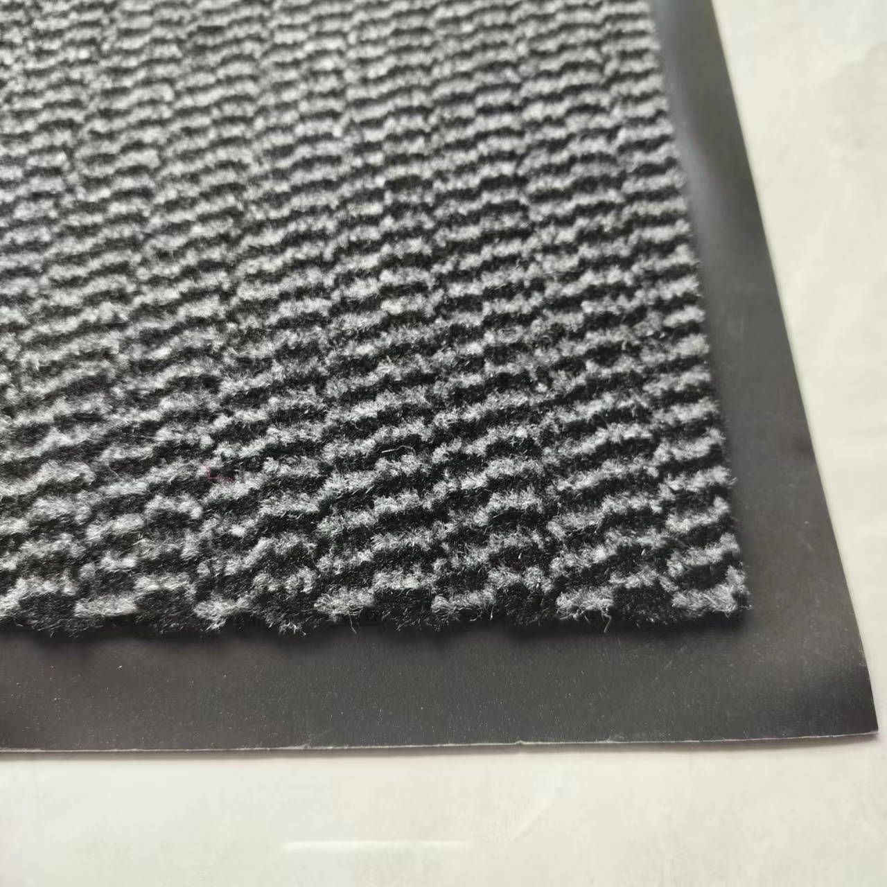 Noir gris