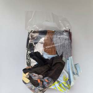 Trapos de Camiseta Reciclados Industriales de Colores Mezclados, 100% Algodón, Trapos de Limpieza Industriales - Product Image 1