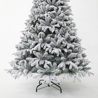Arbre de Noël Artificiel Floqué de Haute Qualité (6FT, 7FT, 8FT, 9FT, 10FT) – Nouveau Style en PE et PVC pour Décoration Intérieure – Vente en Gros