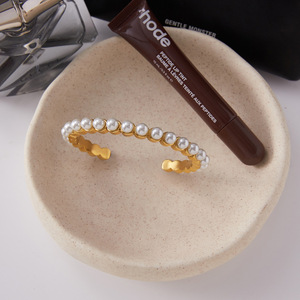 18K PVD vàng tấm thép không gỉ Vòng đeo tay hợp thời trang thanh lịch duyên dáng nhựa ngọc trai mở Cuff Bangle - Product Image 3
