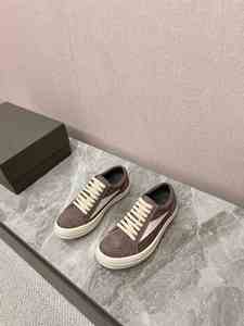 2026 New Best-selling Retro Green Design Cushioning Non-slip Thick Soled Sporty Walking Shoes Suede Upper Anti-Odor All Seasons - Product Image 3