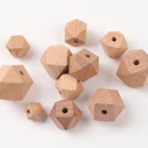 Cuentas octogonales de madera de haya de 10-30 mm con un solo orificio, forma romboidal para la fabricación de joyas, color madera natural - Product Image 1