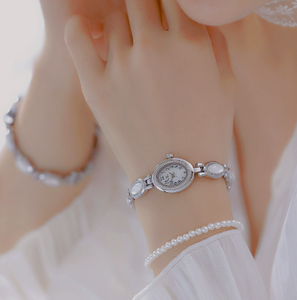 Elegante Reloj de Pulsera de Acero Inoxidable para Mujer con Detalles de Perlas, Esfera Redonda, Movimiento de Cuarzo Analógico, Cierre de Joyería - Product Image 1