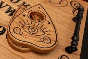 Planche <span class=keywords><strong>Ouija</strong></span> <span class=keywords><strong>en</strong></span> <span class=keywords><strong>bois</strong></span> de bonne conception Planchette Plateau de service Planche <span class=keywords><strong>Ouija</strong></span> <span class=keywords><strong>en</strong></span> <span class=keywords><strong>bois</strong></span> de style vintage Plateau de service - Product Image 4