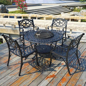 Silla de Comedor de Exterior de Aluminio Fundido de Lujo con Respaldo Acolchado para <span class=keywords><strong>Terraza</strong></span> o <span class=keywords><strong>Bar</strong></span> - Product Image 1