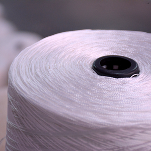 ด้ายโพลีเอสเตอร์ 100% ด้ายเย็บผ้าโพลีเอสเตอร์แบบปั่น ด้ายโพลีเอสเตอร์แบบปั่นสำหรับเย็บถุงผ้า PP - Product Image 4