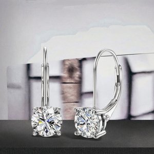 Pendientes Elegantes y Modernos de Plata de Ley 925 con Moissanita Redonda Brillante y Delicada - Product Image 3