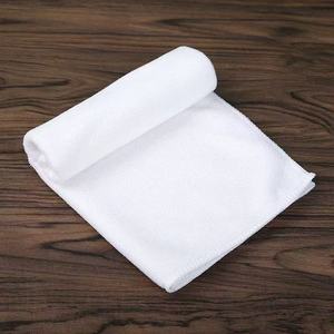 Serviettes épaisses blanches pour salons de coiffure, hôtels, maisons d'hôtes, salons de barbier, bains publics, salons de massage des pieds et salons de coiffure ; absorbantes - Product Image 3