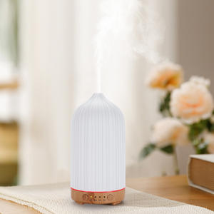 เครื่องกระจายกลิ่นหอมลายทางสุดสร้างสรรค์แบบพกพา ใช้พอร์ต USB พร้อมฟังก์ชั่นเพิ่มความชื้นในอากาศ ฐานไม้สีขาว ความจุ 0.5 ลิตร - Product Image 5