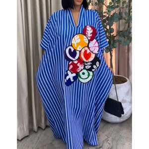 Vestido maxi tipo caftán con estampado de rayas para mujer, talla grande, manga corta, holgado, informal, a la moda - Product Image 1