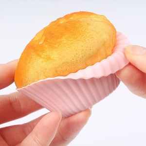 Paquete de 10 Moldes de Silicona para Cupcakes y Muffins, Redondos y Coloridos, de 7 cm, para Hornear - Product Image 5