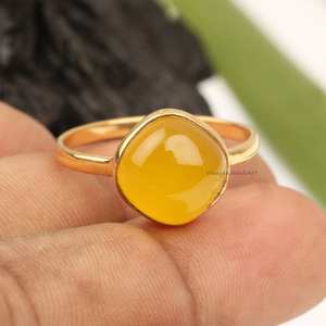 Calcedonia amarilla 10x10mm Corte cojín Anillo de plata esterlina 925 Chapado en oro de 18 quilates Boda Unisex de moda - Product Image 1