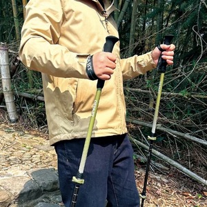 Bastones de Trekking de Fibra de Carbono 3K, Ultraligeros, Telescópicos, de 4 Secciones, Equipo de Senderismo, Bastones para Caminar al Aire Libre - Product Image 1