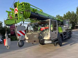Grúa sobre Camión Zoomlion de 30 Toneladas, Maquinaria de Construcción Usada, Equipo de Elevación Rentable con Motor y Caja de Cambios de Origen Japonés - Product Image 3