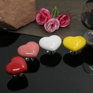 Bouton de chasse d'eau en forme de cœur pour toilettes, interrupteur poussoir pour réservoir d'eau de salle de bain, décoration de salle de bain, protection des ongles - Product Image 3