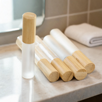 Écouteurs sans fil mini portables au design tendance et confortable, idéaux pour l'entraînement, le bureau et les trajets quotidiens, en forme de tubes de brillant à lèvres