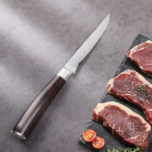 Juego de 6 cuchillos de cocina de acero inoxidable con hoja dentada para cortar carne, frutas y verduras, con mangos de madera. - Product Image 2