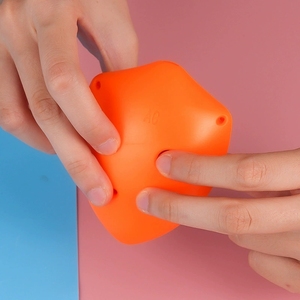 Mini ocarina en résine AC en forme de bouclier à 6 trous, légère, antichoc, incassable, en plastique, sans bavure, pour les cours de musique - Product Image 3