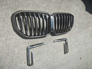 51137454888 51118092670 Nouvelle calandre de pare-chocs gauche et droite de haute qualité de Chine et calandre supérieure de capot avant pour BMW X5 G05 - Product Image 4