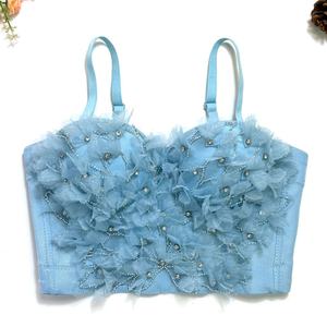 La parte superior Halter con pequeños tachuelas de flores, corsé de hueso de pescado con cuentas, cinturón y cojín en el pecho exuda una sensación de sofisticación. <span class=keywords><strong>Es</strong></span> <span class=keywords><strong>un</strong></span> - Product Image 2