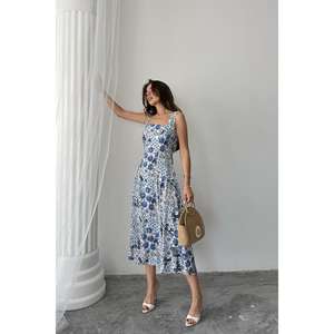 Robe élégante bleue à motifs floraux en viscose, col carré, coupe évasée, taille naturelle, pour usage quotidien décontracté, en tissu tissé respirant - Product Image 3