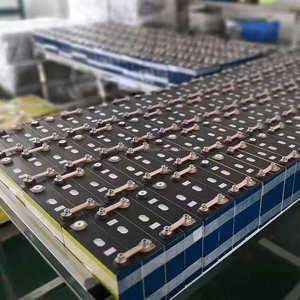 Lfp-Zelle <span class=keywords><strong>3</strong></span>,2 Volt Lithium Prismatic Lifepo4 Cell <span class=keywords><strong>3</strong></span>.2 V 200ah Lifepo4 Akku für Solaranlagen / Elektrofahrzeuge - Product Image 5