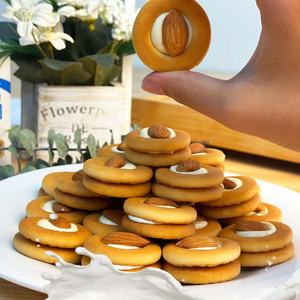 บิสกิตแซนวิชไส้ครีมอัล<span class=keywords><strong>มอน</strong></span><span class=keywords><strong>ด์</strong></span>ทรงกลม คุกกี้หวานกึ่งแข็ง รับผ<span class=keywords><strong>ล</strong></span>ิตแบบ OEM ขายส่งขนมขบเคี้ยว - Product Image 5