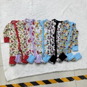 カラフルなカスタムプリントクールチェック三日月ジッピージャンパースーツパジャマ新生児スリーパー赤ちゃんストライドジッパーロンパー - Product Image 1