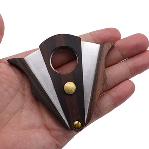 Cortador de Cigarros de Madera con Doble Cuchilla de Acero Inoxidable Automático para Accesorios de Cigarros - Product Image 4