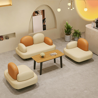 Combinaison Table et Chaises Doubles en Cuir PU Style Ferme, Écologique et Commerciale, Idéale pour Cafés, Salons de Thé et Bars à Lait
