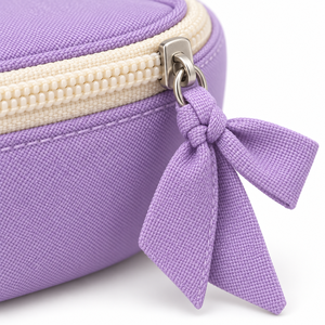 Pochette de rangement double compartiment pour accessoires technologiques et cosmétiques, avec breloque nœud, organisateur de câbles, couleur lilas crème, sac de toilette, logo personnalisé, cadeau - Product Image 2