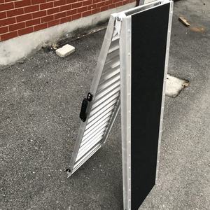 Rampa de aluminio ligera <span class=keywords><strong>Rampas</strong></span> <span class=keywords><strong>para</strong></span> perros plegables <span class=keywords><strong>para</strong></span> mascotas utilizadas <span class=keywords><strong>para</strong></span> camiones, <span class=keywords><strong>furgonetas</strong></span> y SUV - Product Image 2