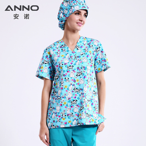 Blouse Médicale Unisexe Tissée Imprimée Chiens Adorables, Confortable, Tendance et Facile d'Entretien – Meilleure Vente pour Hôpitaux - Product Image 3