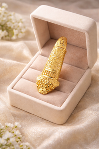 Anillo de Dedo Largo Chapado en Oro City Girl, Anillo de Uña de 8 cm, Anillo Étnico Tradicional de Filigrana en Venta - Product Image 2