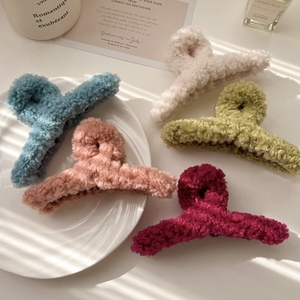 Venta al por mayor de las mujeres de la venta caliente de felpa pinzas para el pelo de estilo de piel pinzas para el pelo de tiburón lindo - Product Image 6