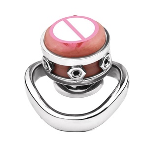 Nuevo Candado de Castidad FRRK con Simulación de Vagina de Silicona y Orificio de Urinación Desmontable para Hombres - Product Image 6