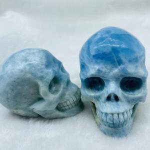 Décor à la maison En Gros Offre Spéciale Naturel <span class=keywords><strong>Bleu</strong></span> Aigue-Marine Cristal Crâne À La Main sculpté cristal Sculpture Aigue-Marine Cristal Crâne - Product Image 4