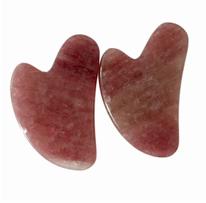 Herramienta Gua Sha de cristal de cuarzo fresa 100% natural en forma de corazón - Product Image 6
