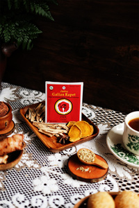 Galian Rapet JMK Herbal Jamu 7g x 5 piezas ofrece cuidado femenino natural que ayuda a tensar y refrescar la zona íntima con hierbas de confianza. - Product Image 3