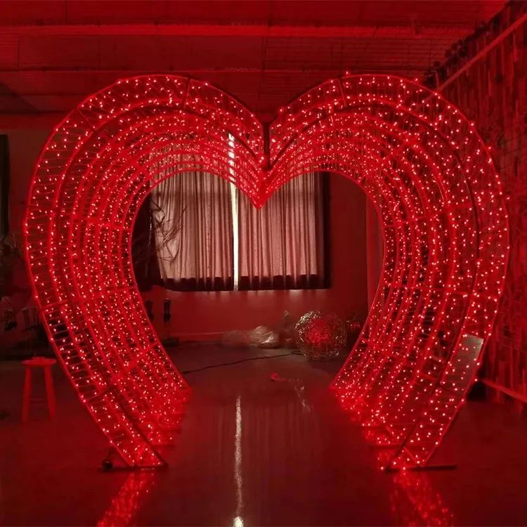 Effet de changement de couleur multiple LED Grandes lumières de décoration de mariage Love Heart-shaped 3D Romantic DMX Dynamic Arch Motif lighting