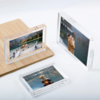 Cadre photo en acrylique transparent sur pied, personnalisable, vente en gros d'usine, affichage magnétique multi-images pour offrir en cadeau