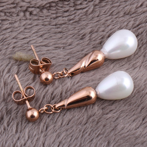 ต่างหูมุกทรงหยดน้ำสีโรสโกลด์ ตัวเรือนสแตนเลส ของขวัญสำหรับผู้หญิง - Product Image 4