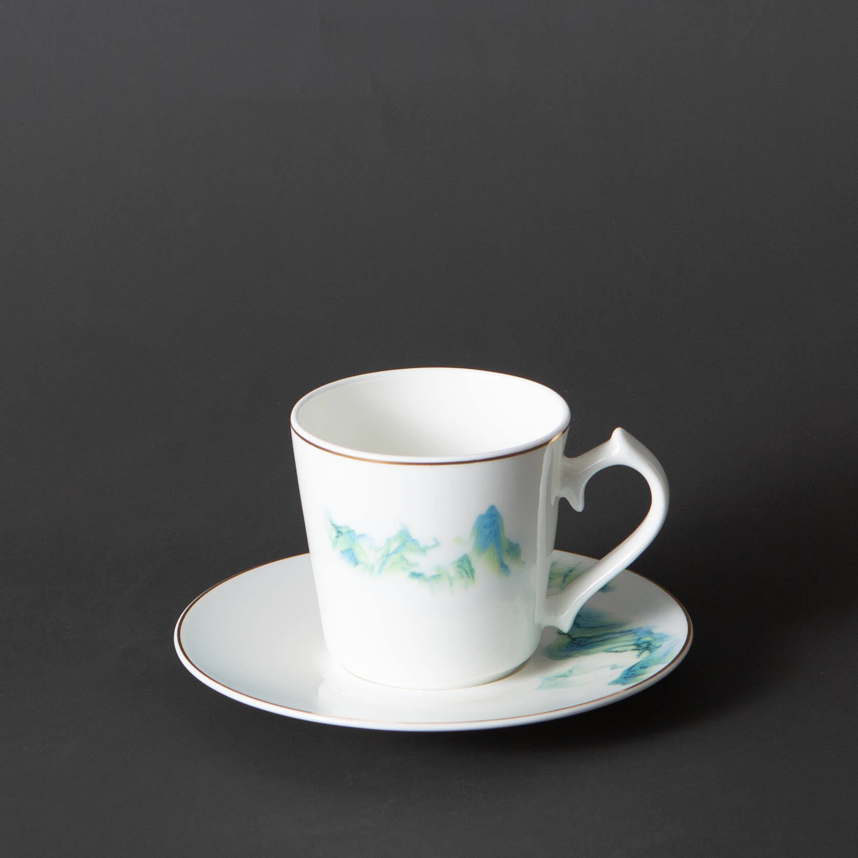 Tea cup with saucer