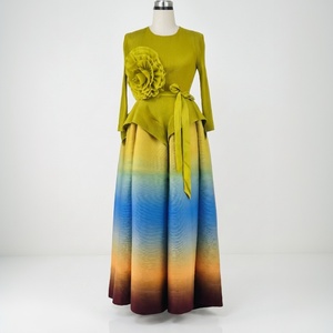 Robe plissée décontractée trapèze en dentelle pour femme, avec décoration de pétales, couleur dégradée, grande taille, ODM Miyake – Vente en gros - Product Image 1
