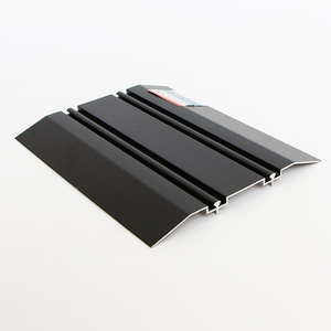 Perfiles de aluminio de extrusión de rieles de <span class=keywords><strong>puerta</strong></span> <span class=keywords><strong>corredera</strong></span> negros con revestimiento en polvo <span class=keywords><strong>para</strong></span> guía de <span class=keywords><strong>puerta</strong></span> corrediza - Product Image 2