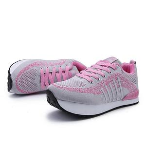 Nouveau Style Design femmes chaussures de marche décontractées grosse course athlétisme voyage chaussures à semelles compensées filles <span class=keywords><strong>Tennis</strong></span> chaussures de sport en gros - Product Image 1