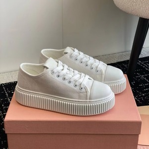Baskets en toile épaisses à plateforme pour femmes, à lacets, blanches, décontractées, pour la marche, avec logo personnalisé, respirantes, pour usage quotidien, vente en gros - Product Image 3