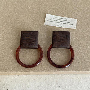 Pendientes cuadrados de acrílico geométricos de declaración de moda para mujer nuevos pendientes de moda de resina colgantes - Product Image 5